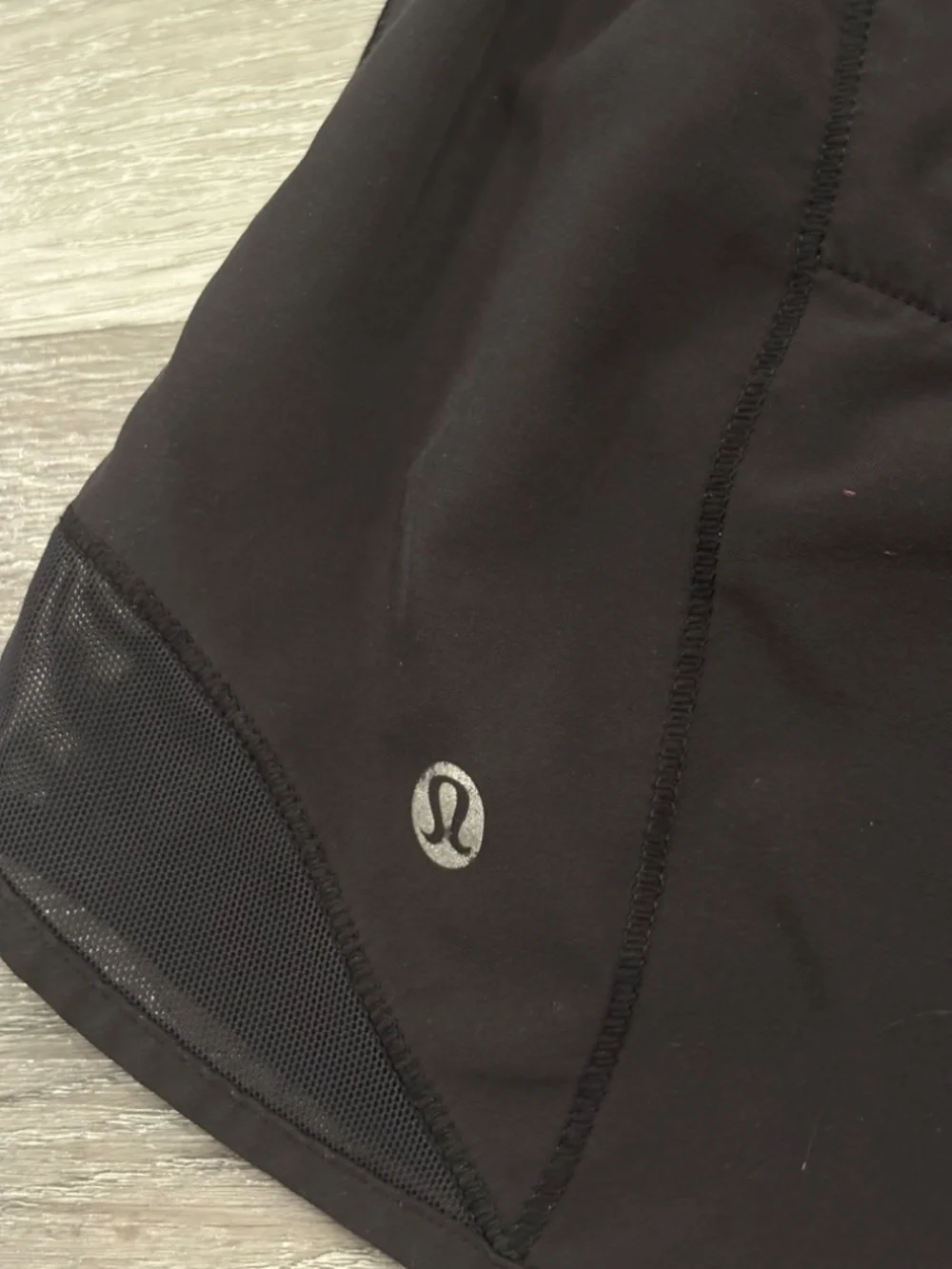 Lululemon Hotty Hot Low-Rise Lined Short 2.5